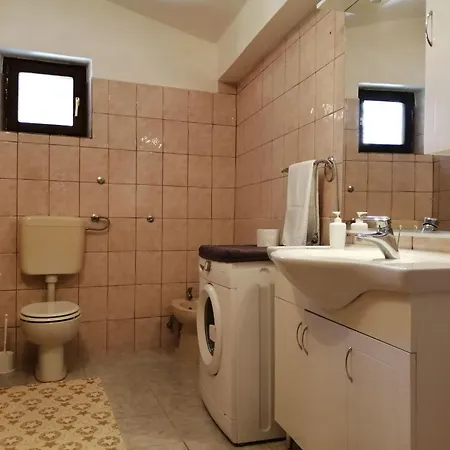 Studio-apartment Mit Meerblick In Der Naehe Des Strandes By Interhome Apartament *