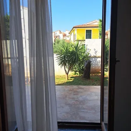 Studio-apartment Mit Meerblick In Der Naehe Des Strandes By Interhome 아파트